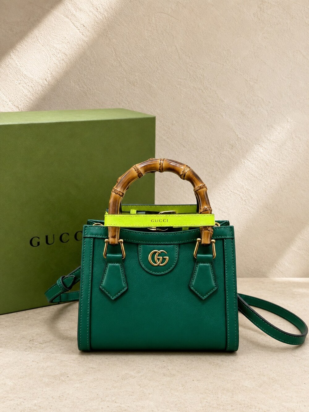 Green Leather Top Handle Handbag | Gucci Diana Small